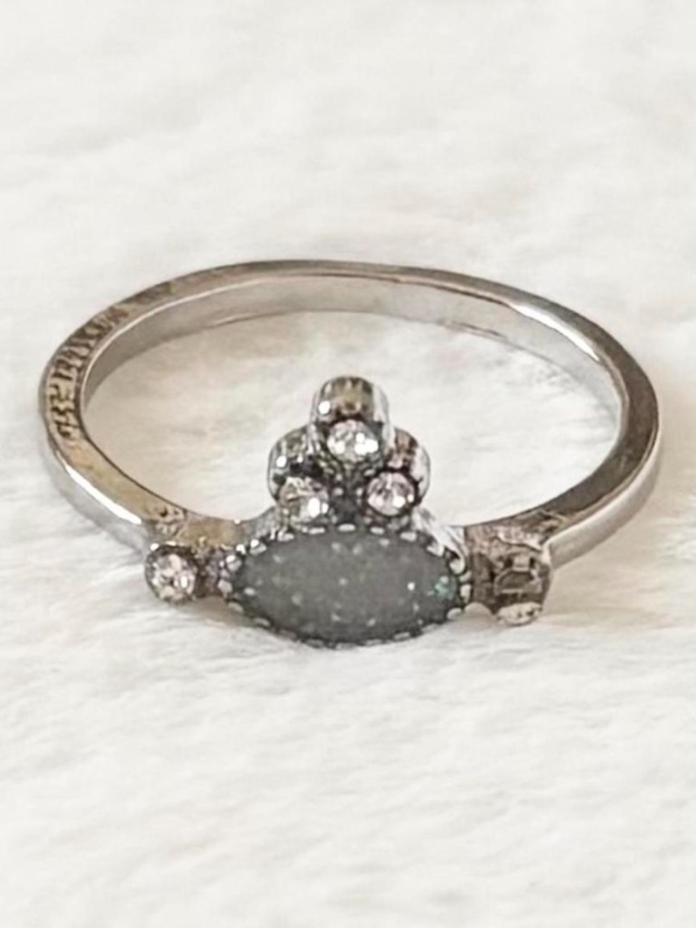 5/$15 🩷 MUST BUNDLE Silver Gray Druzy & Crystal Accent Ring